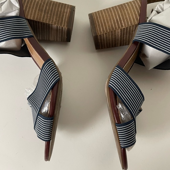 Crown Vintage Woman’s Striped Stretch Ankle Heel Shoes Sandals Size 9 - Picture 7 of 9